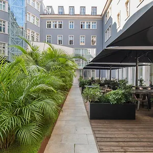  Apartamento 8 Building